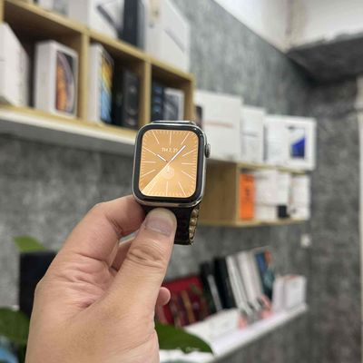 Thép 6-44 Bạc Esim. Mua bán Thiết bị đeo thông minh tại Quận Thanh Xuân Hà Nội được đăng bởi Tiến Apple Watch