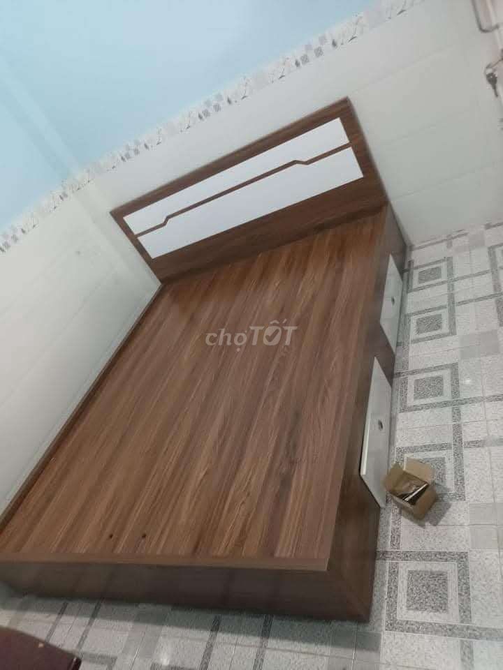 Giường nâu sơn đầu 1 kẽ gỗ mdf nhsh