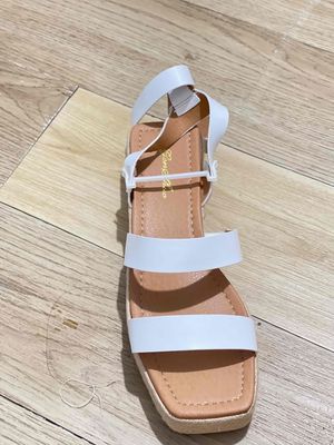 Giày đế xuồng size 40 Full box. Mua bán Giày dép tại Thành phố Thủ Đức Tp Hồ Chí Minh được đăng bởi Thảo