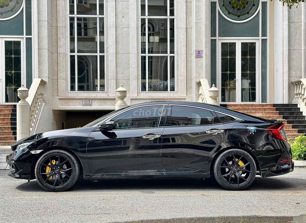 Civic RS 2019 odo 5vkm nhiều đồ xịn giá tốt. Mua bán Ô tô tại Thành phố Thủ Dầu Một Bình Dương được đăng bởi Tín hình 10