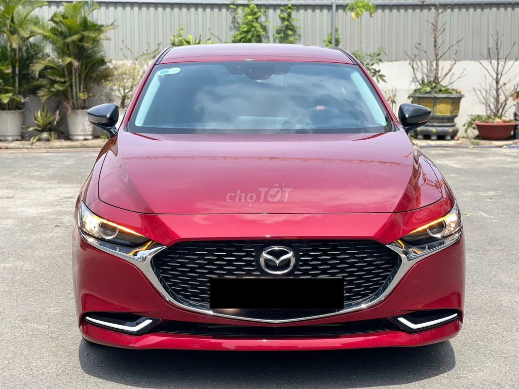 Mazda 3 2024 Luxury màu đỏ pha lê nội thất đen