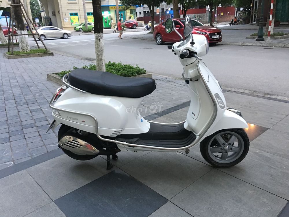 0344569421 - Piaggio Vespa LX 125ie màu trắng biển HN 216