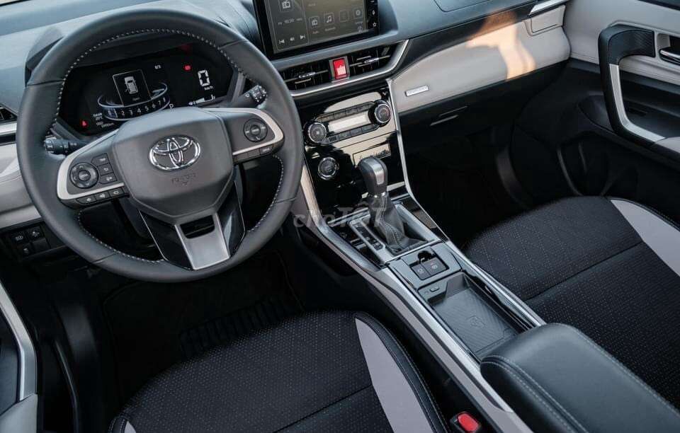 Toyota Veloz ưu đãi 100% trước bạ tiền mặt và BH
