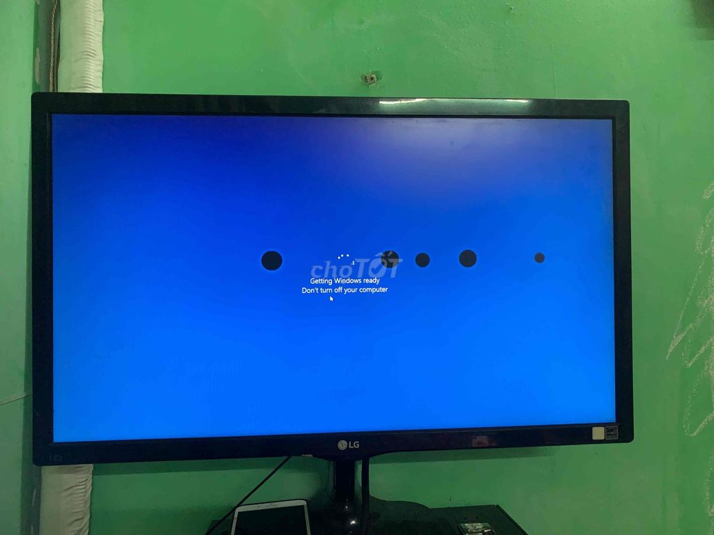 Màn hình LG24inch led