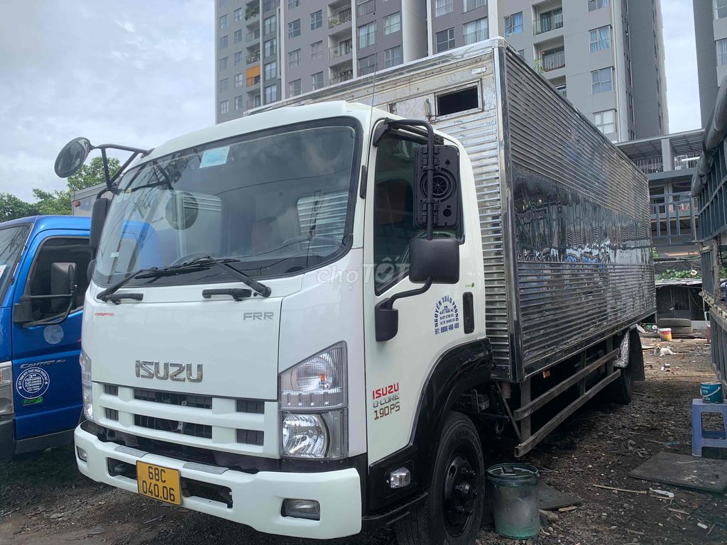 Isuzu 6t đời 2015 thùng kín 6,7*2,3*2,1 m mlanh