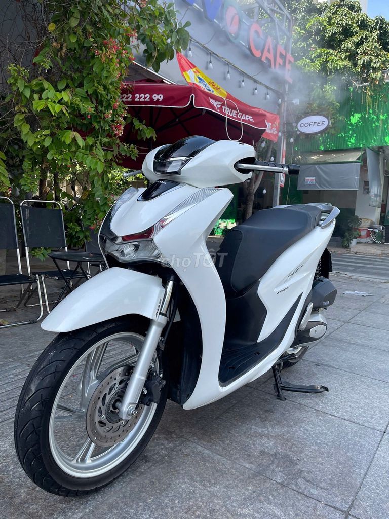 Honda SH 150 ABS 2020 Trắng. Mua bán Xe máy tại Quận Gò Vấp Tp Hồ Chí Minh được đăng bởi VÕ MINH HẬU hình 2