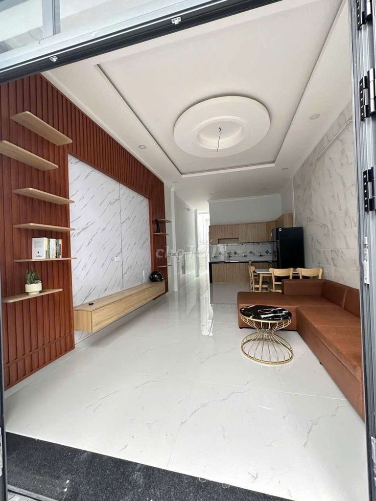 ngộp bank!!!nhà Phạm Văn Chiêu 72m² Nở hậu ô tô đậu cửa có sân rộng 