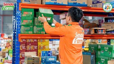 NHÂN VIÊN KHO THỰC PHẨM VSIP1