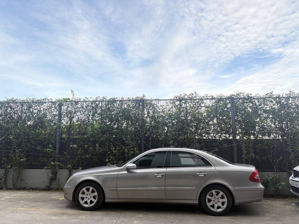 Mercedes Benz E Class 2008 E280 - 113000 km. Mua bán Ô tô tại Thành phố Thủ Đức Tp Hồ Chí Minh được đăng bởi Hung hình 1