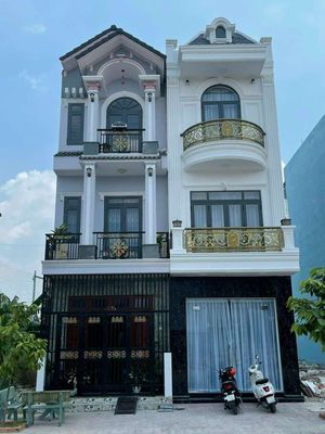 Cho thuê nhà gần ngã tư Bình Thung