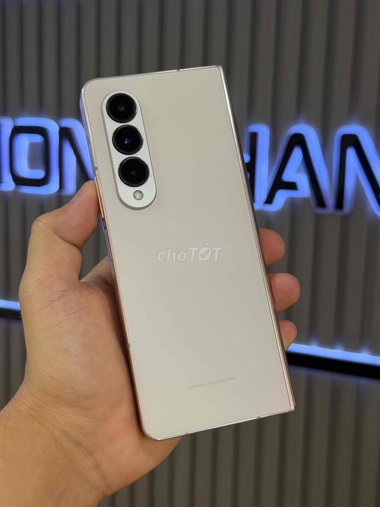 Samsung Galaxy Z Fold4 512GB Vàng. Mua bán Điện thoại tại Quận 3 Tp Hồ Chí Minh được đăng bởi Phone2Hand hình 1