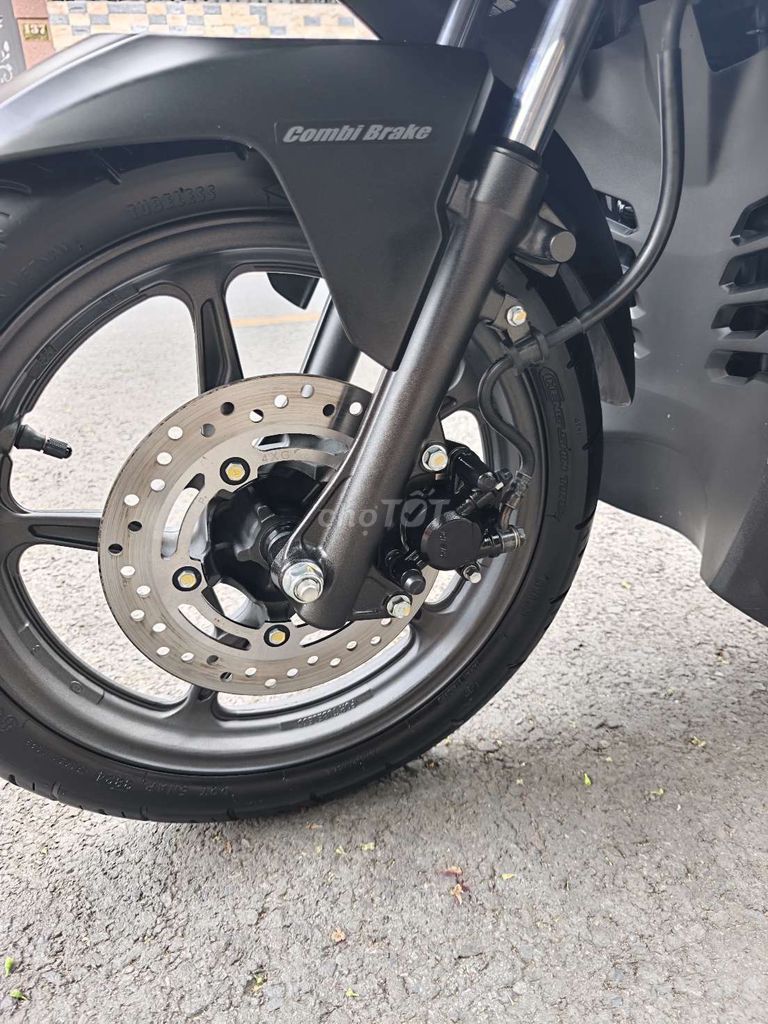 Honda Air Blade 125 2024 черный пробег 3900 км