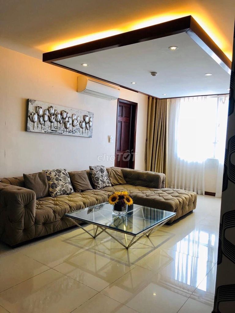 Аренда · 3 комн. · 120 м² · Quận 1, ул. Bến Chương Dương