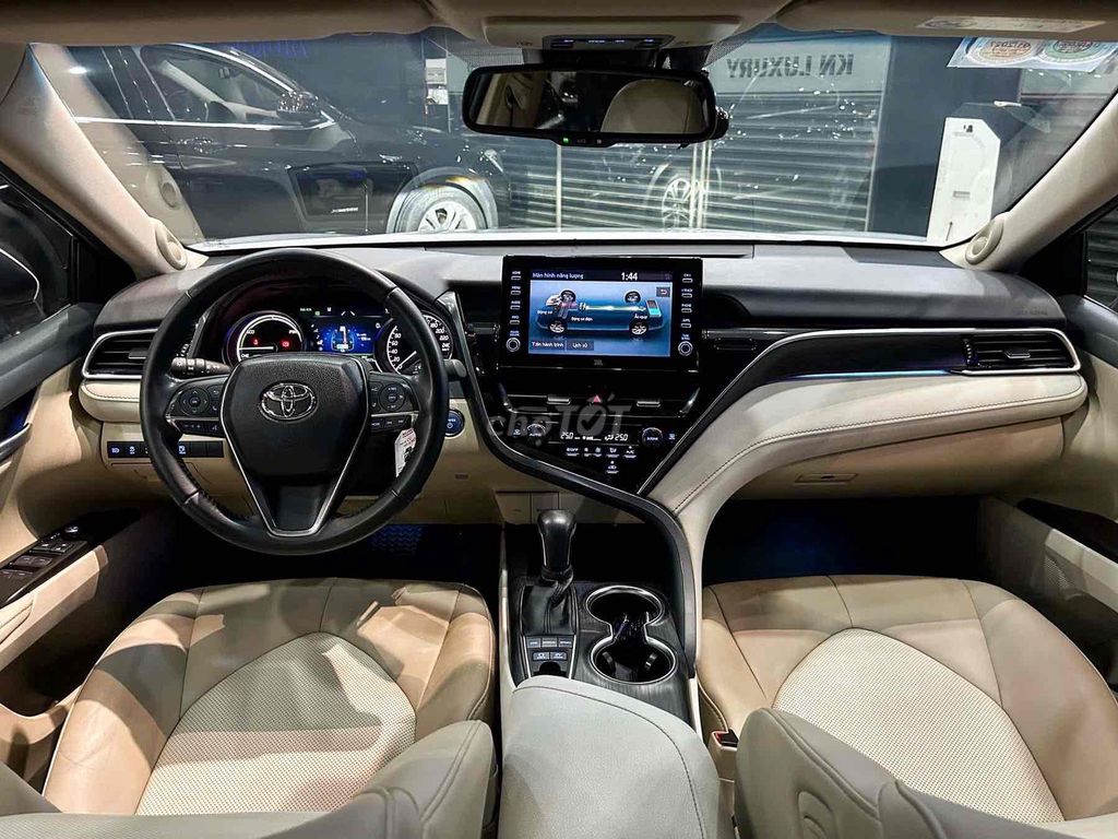 Toyota Camry 2022 2.5HV - 28000 km. Mua bán Ô tô tại Quận 7 Tp Hồ Chí Minh được đăng bởi Lê Văn Út hình 14