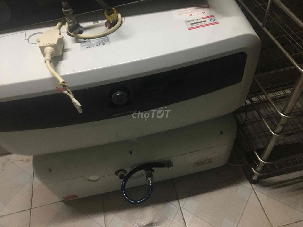 Bình nóng lạnh Ariston Trắng. Mua bán Thiết bị vệ sinh, nhà tắm tại Quận Lê Chân Hải Phòng được đăng bởi nguyễn thanh long 1983 hình 1
