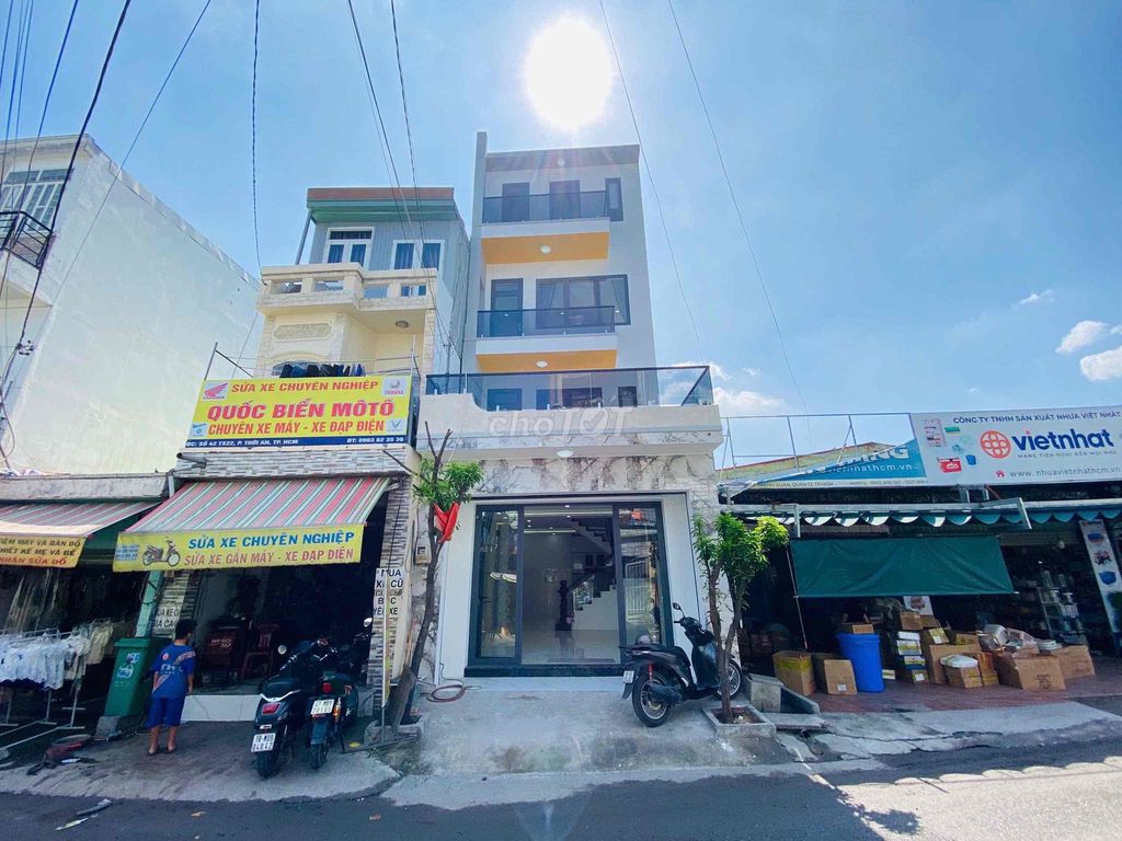 Nhà mặt tiền tx22 ngay chợ minh phát đúc 2 lầu