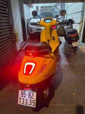 Evo 200 mau Vàng pin thuê