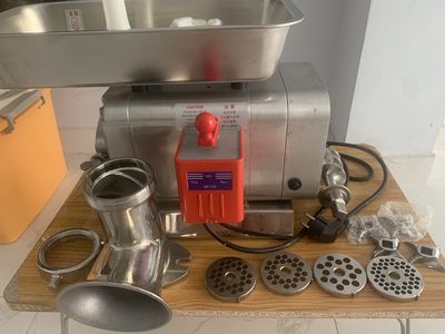 Máy xay thịt công nghiệp. Mua bán Đồ chuyên dụng, Giống nuôi trồng tại Quận 7 Tp Hồ Chí Minh được đăng bởi Nguyên Nguyên