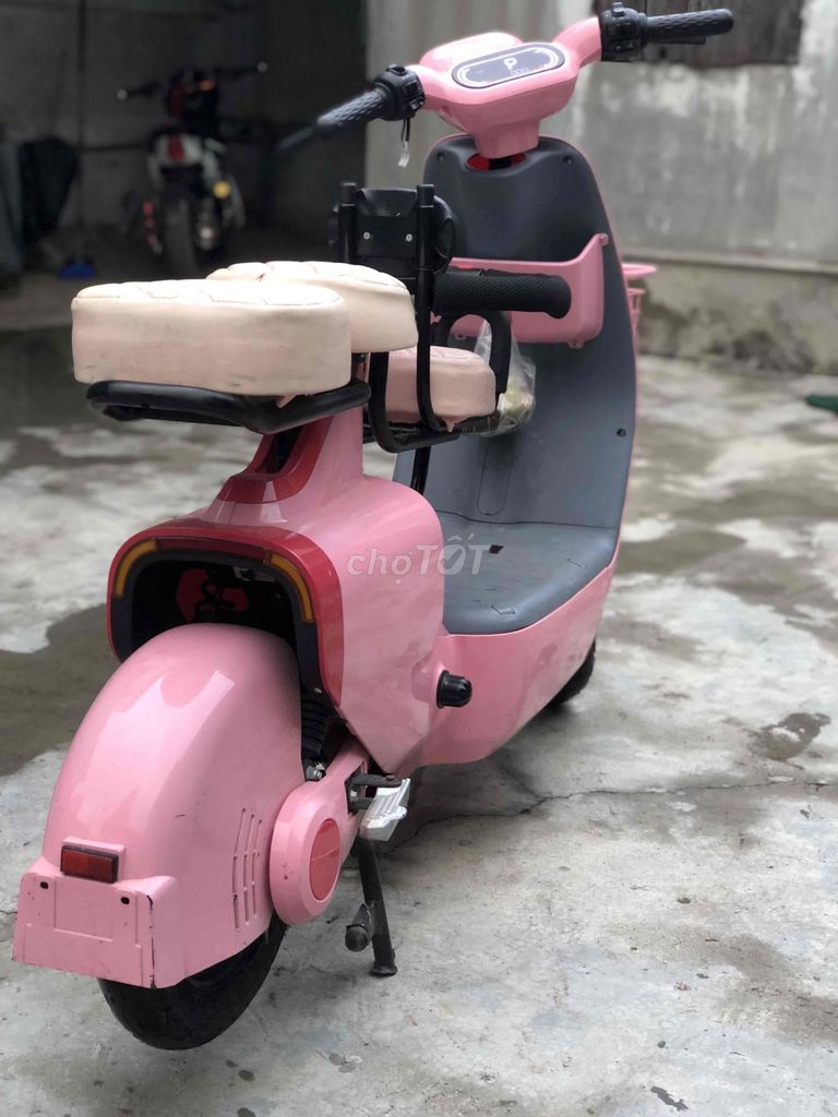 cần bán xe như hình. Mua bán Xe điện tại Huyện Quỳnh Lưu Nghệ An được đăng bởi yến hình 4