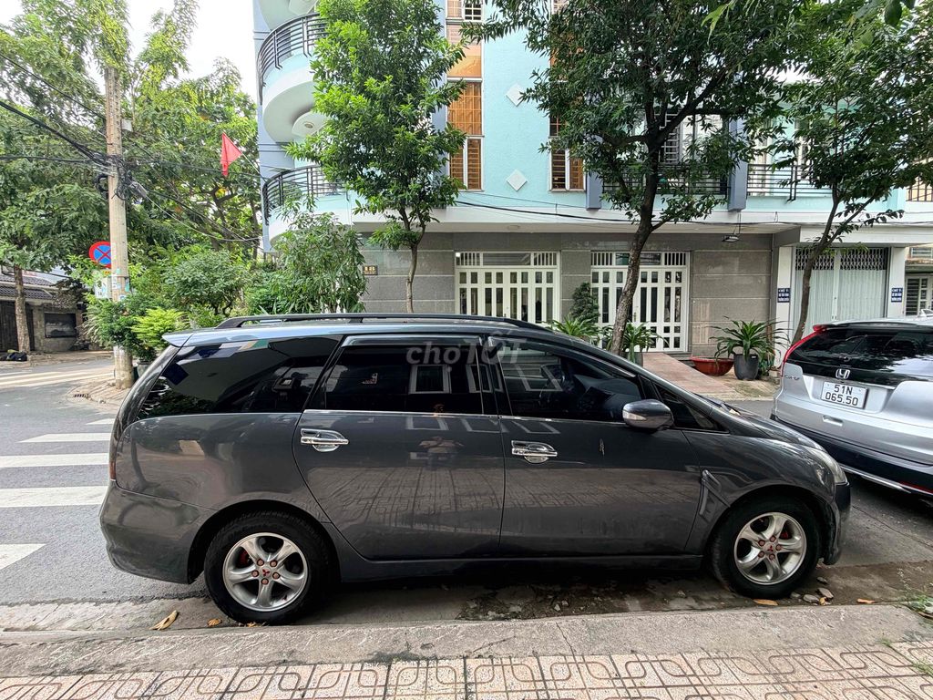 Mitsubishi Grandis 2005