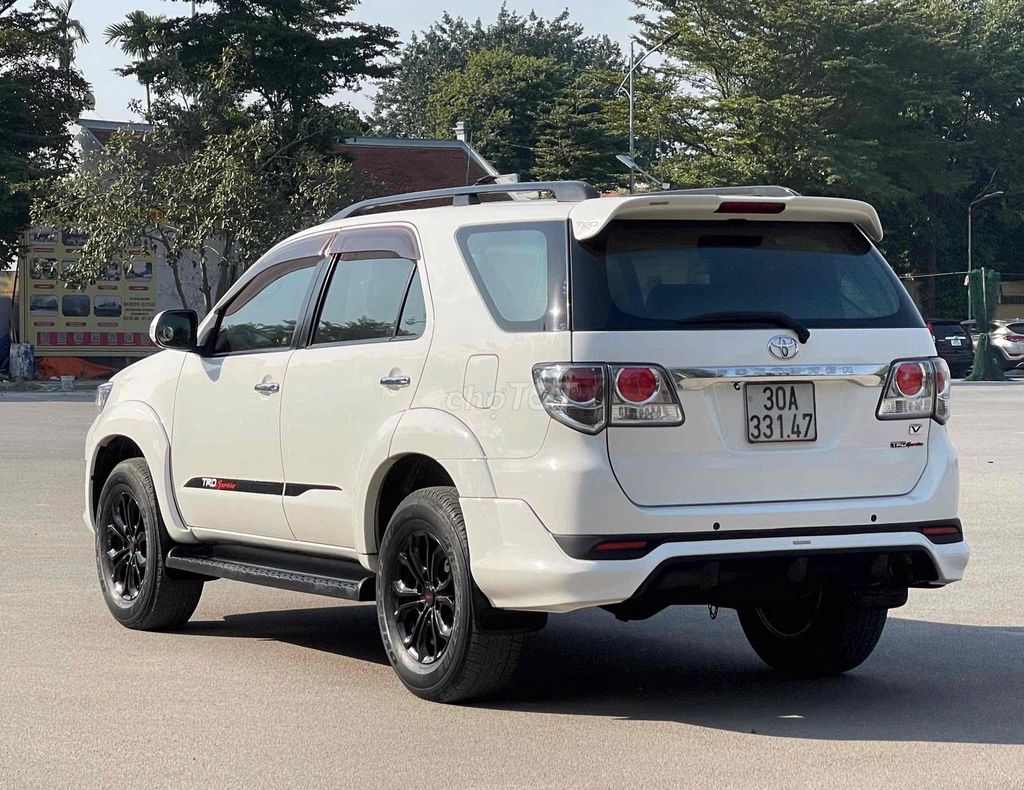 Toyota Fortuner 2014 2.7V Sportivo 4x4 Trắng. Mua bán Ô tô tại Quận Thanh Xuân Hà Nội được đăng bởi Vạn Phát Auto hình 7