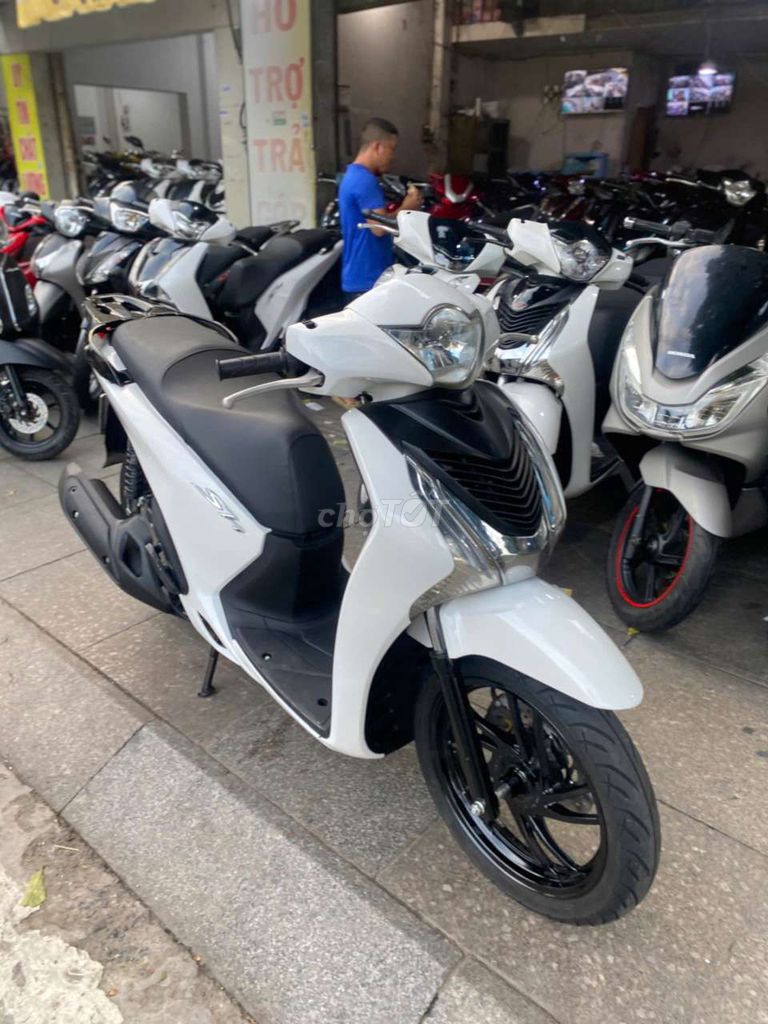 Honda SH 150 2015 mới 90% Bstp chính chủ. Mua bán Xe máy tại Quận Tân Phú Tp Hồ Chí Minh được đăng bởi Tuanduy hình 3