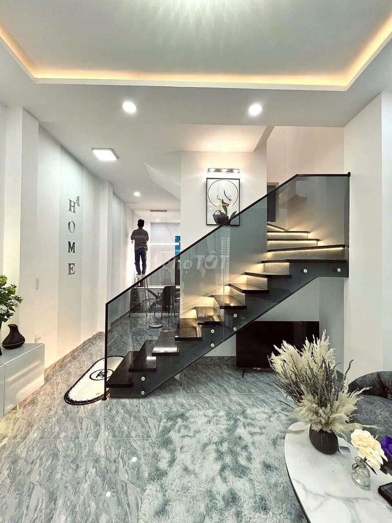 Âu Cơ, nhà mới tặng full nội thất, 52m2 - nhỉnh 5 tỷ