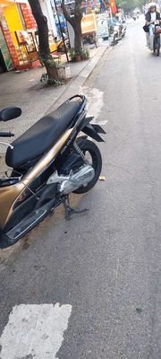 Cần bán xe Honda ab máy móc zin. Mua bán Xe máy tại Quận Cẩm Lệ Đà Nẵng được đăng bởi hà thị diễm My