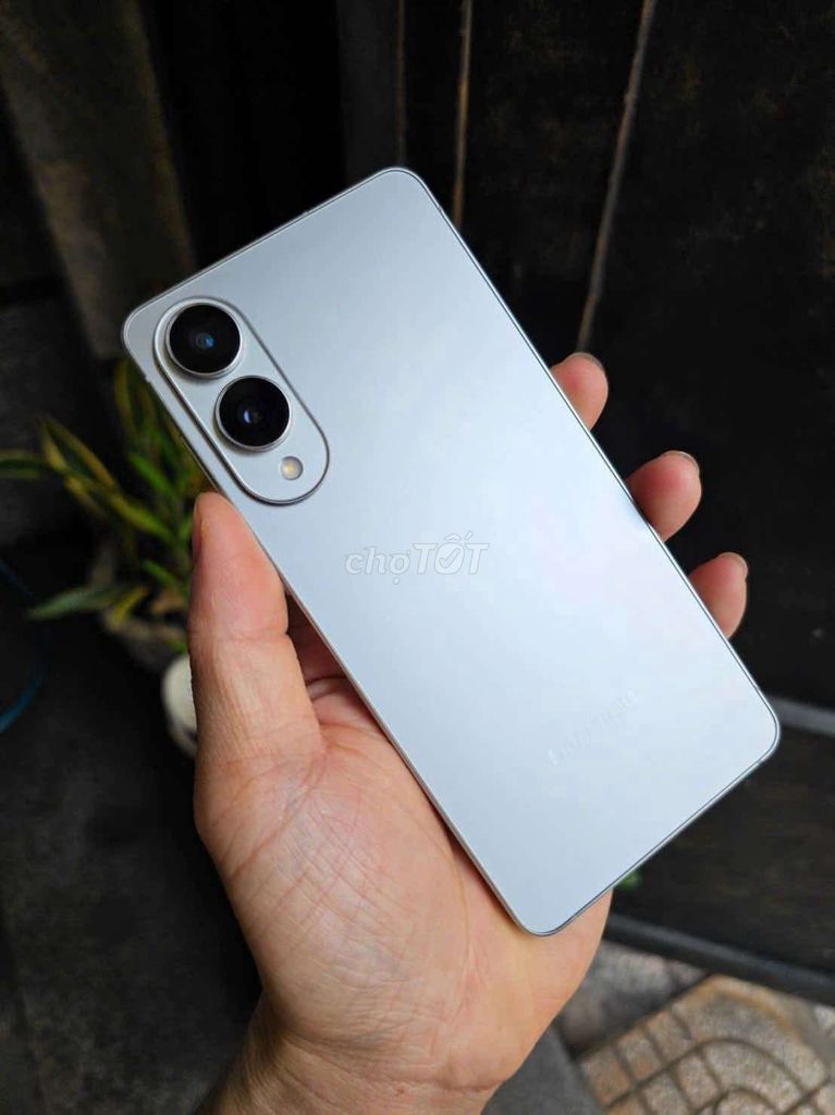 Samsung S25 EDGE 5G Xám 12/256 ZIN ĐẸP V/N VIP. Mua bán Điện thoại tại Quận Tân Phú Tp Hồ Chí Minh được đăng bởi Ngô Minh Mobile  hình 1