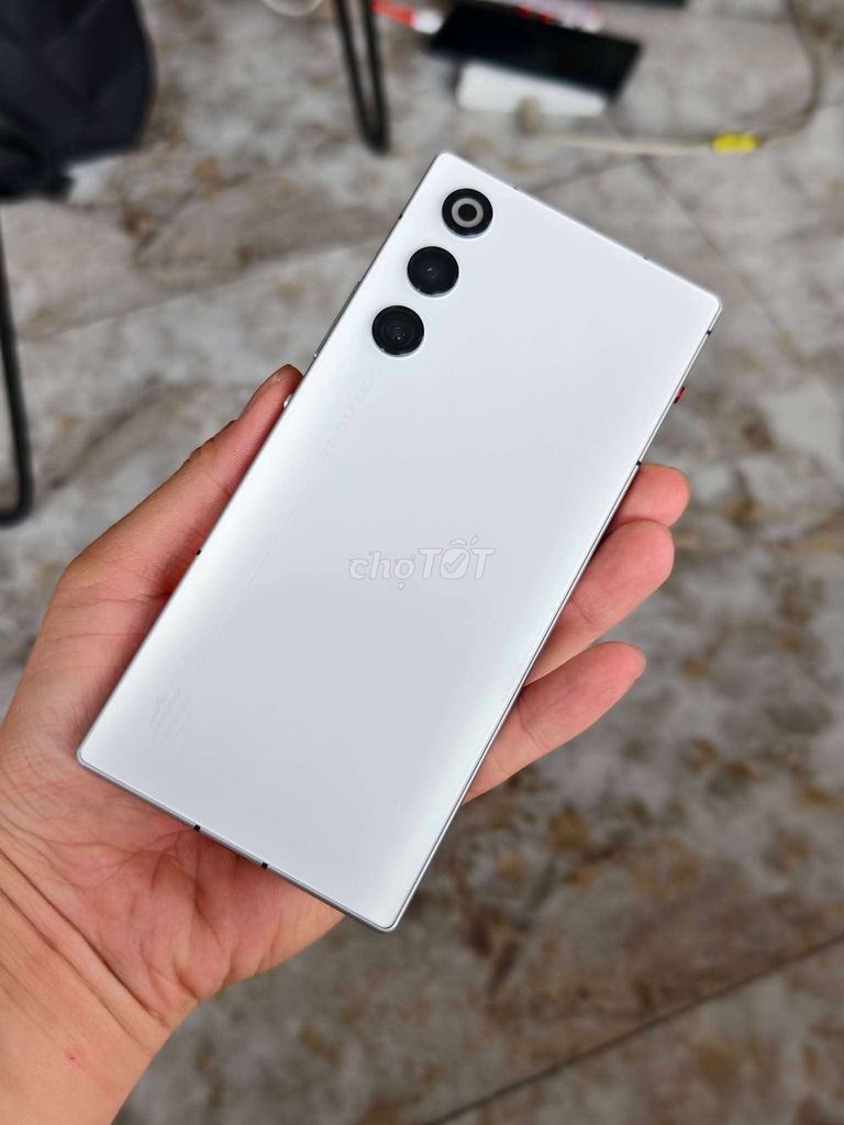 Thanh lý Red Magic 10 Air 256GB Trắng. Mua bán Điện thoại tại Quận Ninh Kiều Cần Thơ được đăng bởi Duy Nguyen hình 1