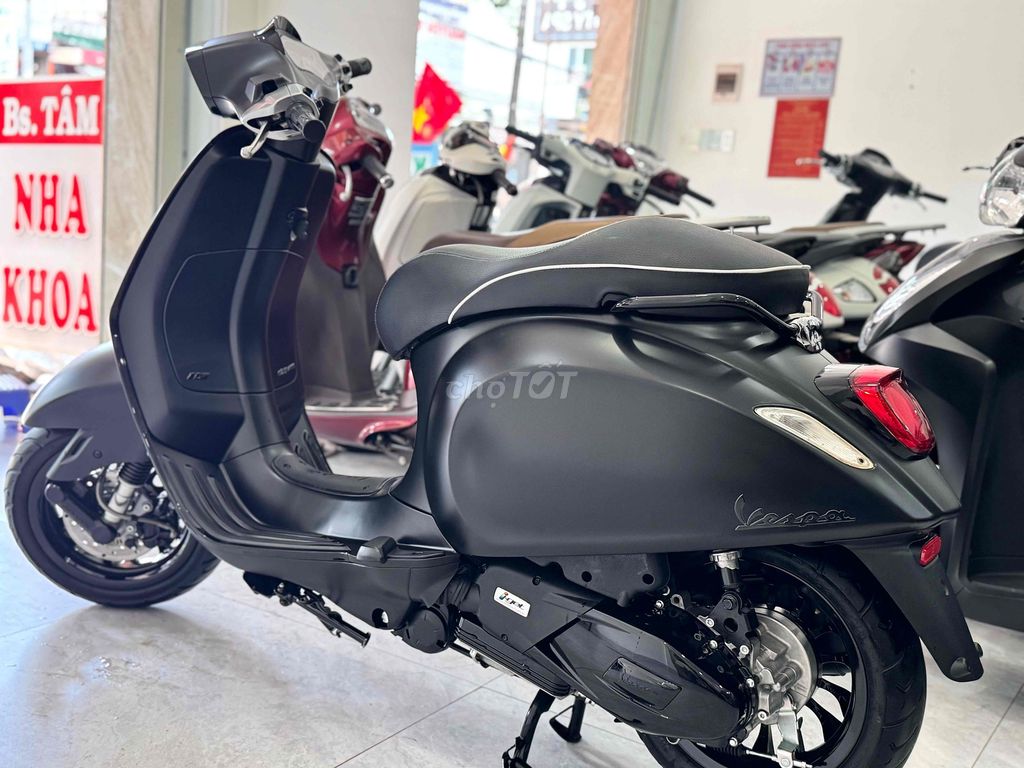 Vespa S Carbon 2019 Đen nhám keng. Mua bán Xe máy tại Thành phố Buôn Ma Thuột Đắk Lắk được đăng bởi Nguyễn hoàng Anh hình 2