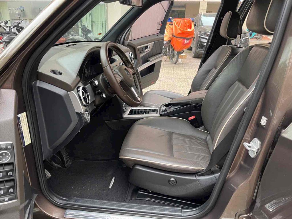 Mercedes Benz GLK Class 2014 250 4MATIC - 77000 km. Mua bán Ô tô tại Quận Cầu Giấy Hà Nội được đăng bởi Nguyễn mạnh trường hình 7