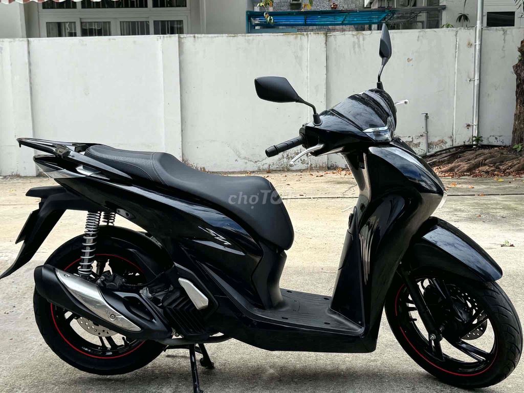 Honda SH 125 2023 черный глянцевый в идеале от собственника