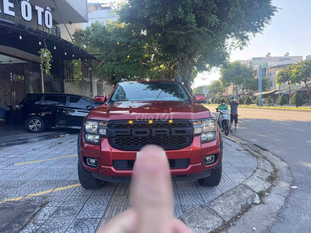 Ford Ranger XLS 2023 Tự động Đỏ