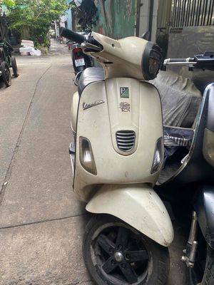 Piaggio Vespa LX 125 Trắng Zin chưa tháo