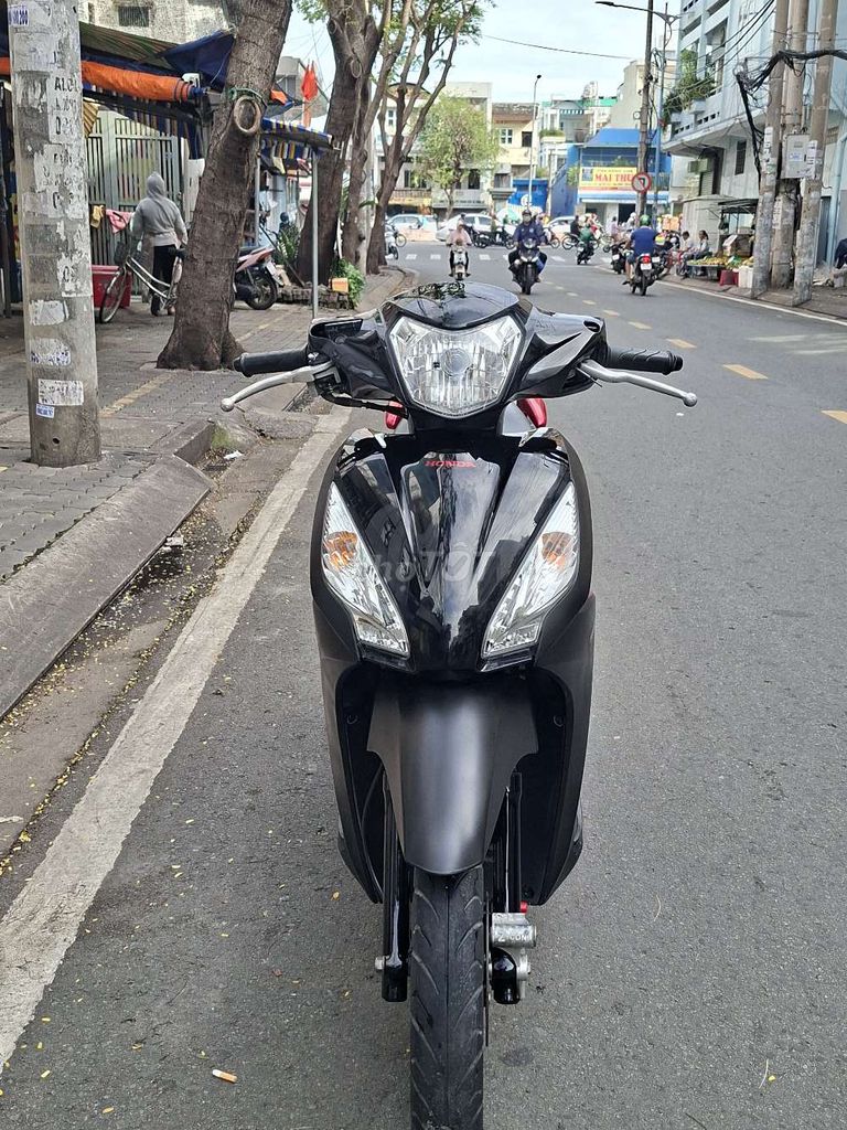 Vision 2018   bstp chính chủ. Mua bán Xe máy tại Quận 6 Tp Hồ Chí Minh được đăng bởi Lê Thông  hình 1