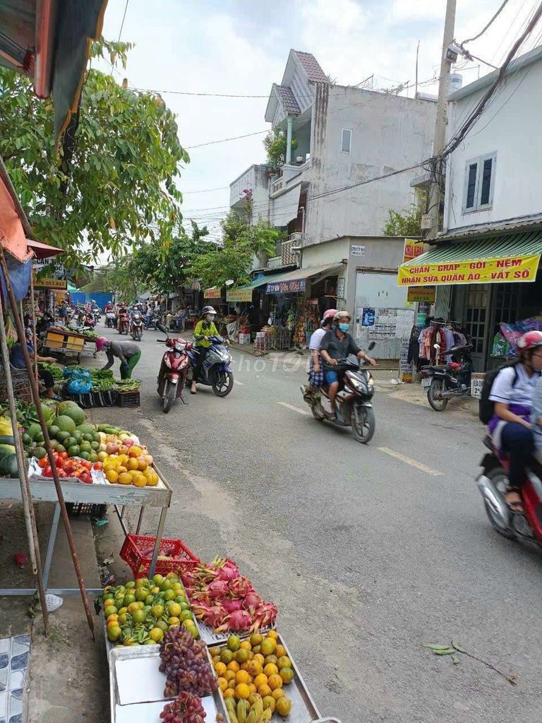 Mặt tiền Chợ Ngã 4 nước đá 5x18 đang cho thuê 10tr giá 5 tỷ hơn