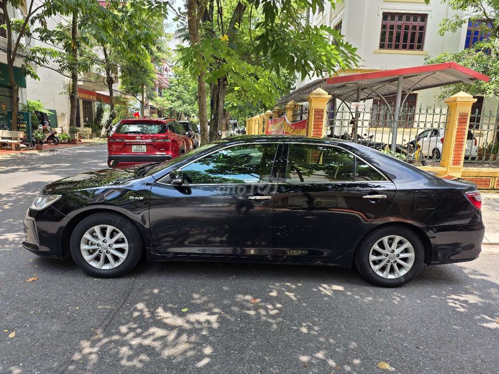 Toyota Camry 2015 2.0E - 50000 km. Mua bán Ô tô tại Quận Đống Đa Hà Nội được đăng bởi Nguyễn Phương hình 4