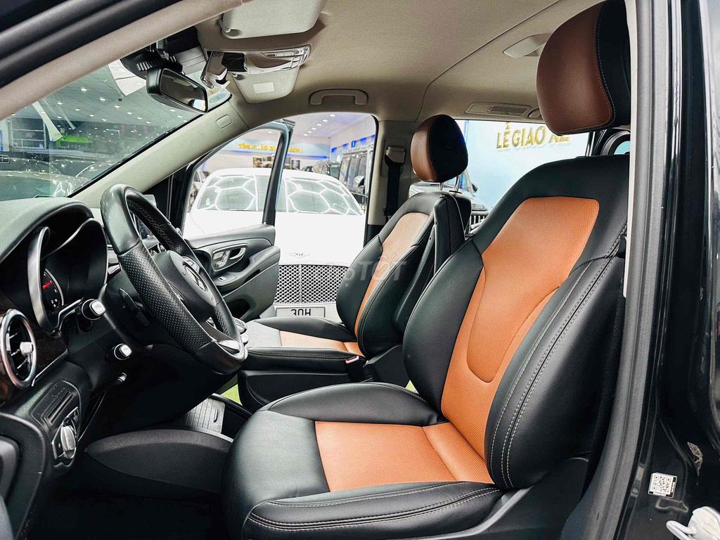 Mercedes-Benz V250 2018 Đen. Mua bán Ô tô tại Quận 8 Tp Hồ Chí Minh được đăng bởi Hồng Phúc hình 4