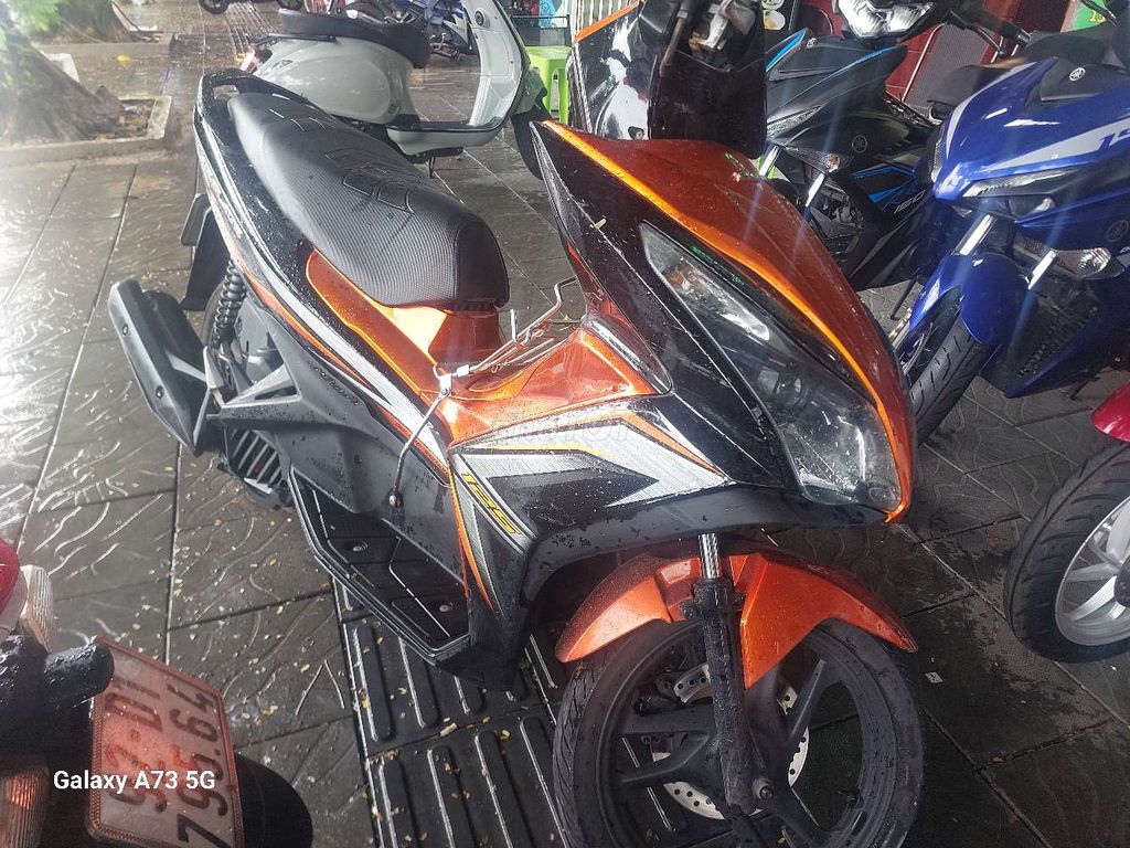 Honda Air Blade 2015 красно-чёрный