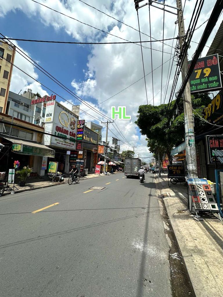 Nhà thuê mặt tiền Thoại Ngọc Hầu Quận Tân Phú. Dtsd 90m2