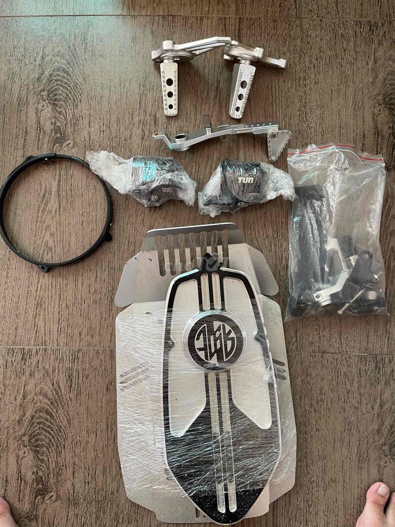 Chia sẻ lại cho ae cần đồ chơi xe mô tô BMW R9T. Mua bán Phụ tùng xe tại Thành phố Châu Đốc An Giang được đăng bởi Johnychihuy Vo hình 1