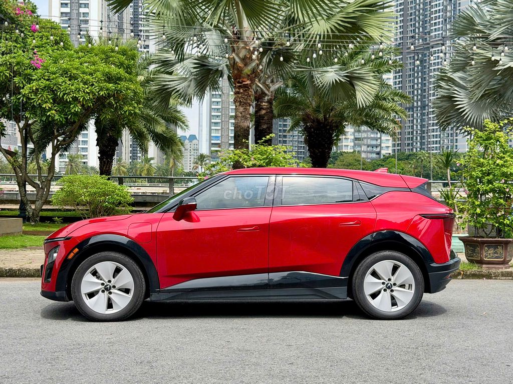 VinFast VF7 Eco 2024 Красный 26 000 км