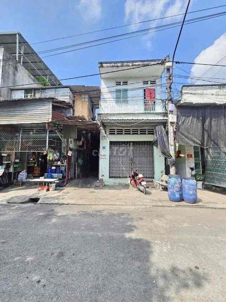 bán nhà trệt lầu và 10  phòng trọ sát chợ xóm vắng