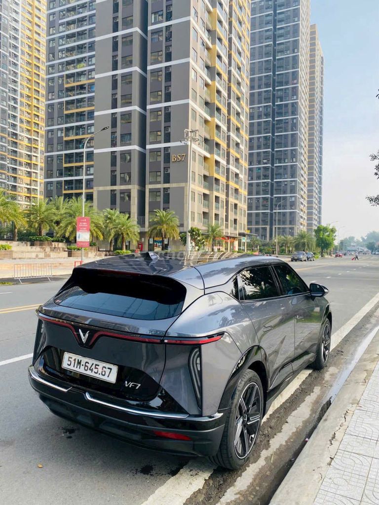 VinFast VF7 Plus 2 cầu trần kính Xám. Mua bán Ô tô tại Quận Phú Nhuận Tp Hồ Chí Minh được đăng bởi Tuấn Lê Xuân hình 1