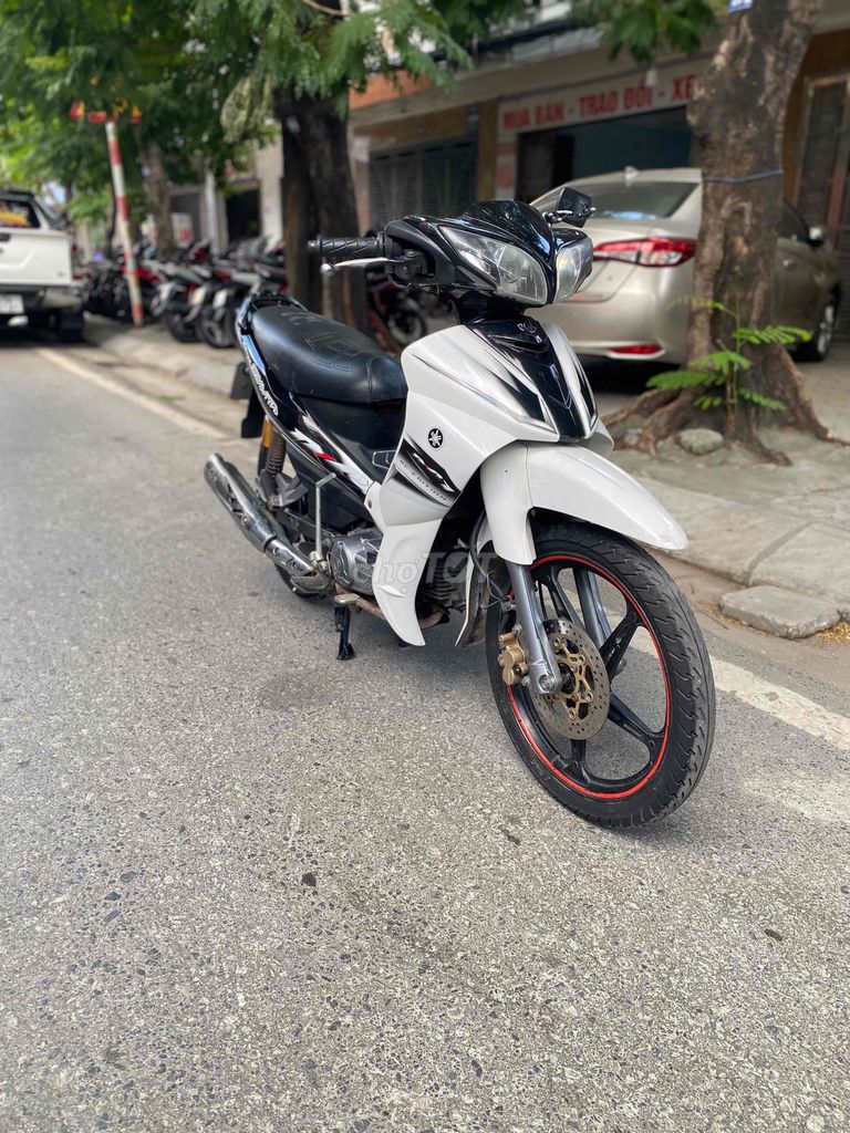 Yamaha Jupiter Gravita Trắng đen