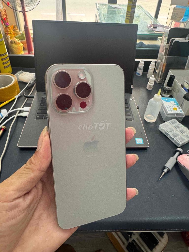 iPhone 15 Pro Max 256GB Titan tự nhiên. Mua bán Điện thoại tại Thành phố Vinh Nghệ An được đăng bởi Nguyễn Giang hình 1