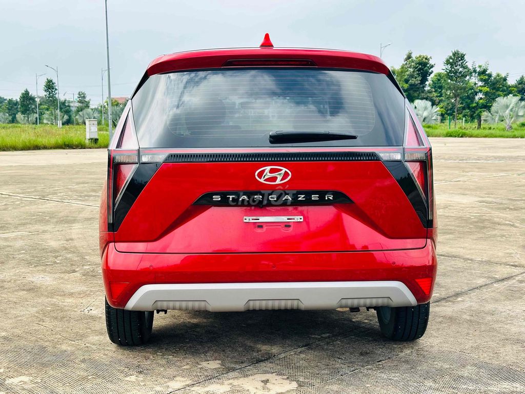 Hyundai Stargazer 2026 CVT Đỏ 5.000 KM Cho Góp