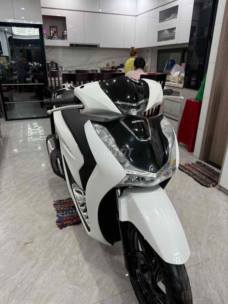 Honda SH 125 2022 белый Вьетнам