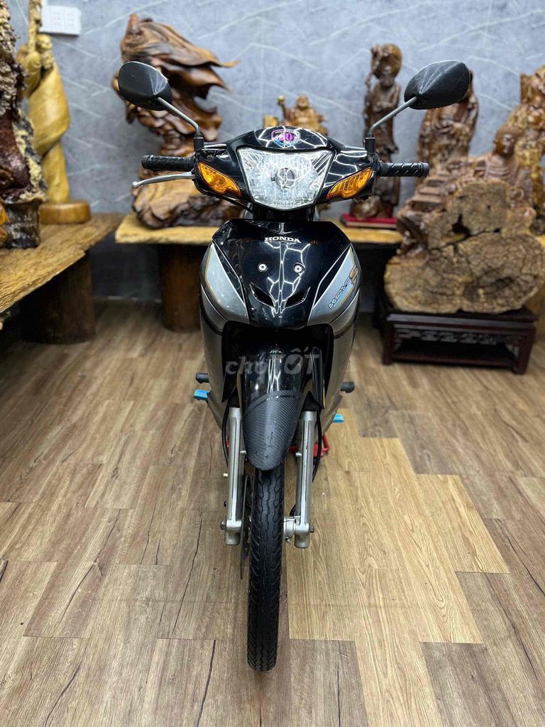 Honda Wave S dàn áo liền lạc cứng cáp, máy êm